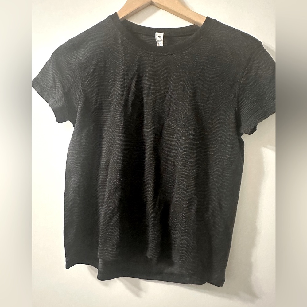 Lululemon cropped t shirt size 4